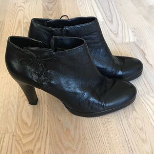 Bandolino black high heel booties